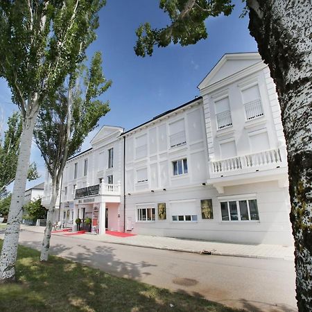 25H Spa-Residenz Best Sleep Privat Garden & Pools Neusiedl am See Exterior foto
