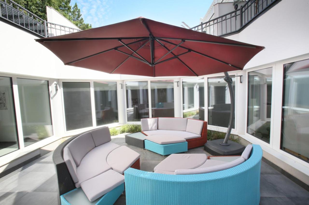 25H Spa-Residenz Best Sleep Privat Garden & Pools Neusiedl am See Exterior foto