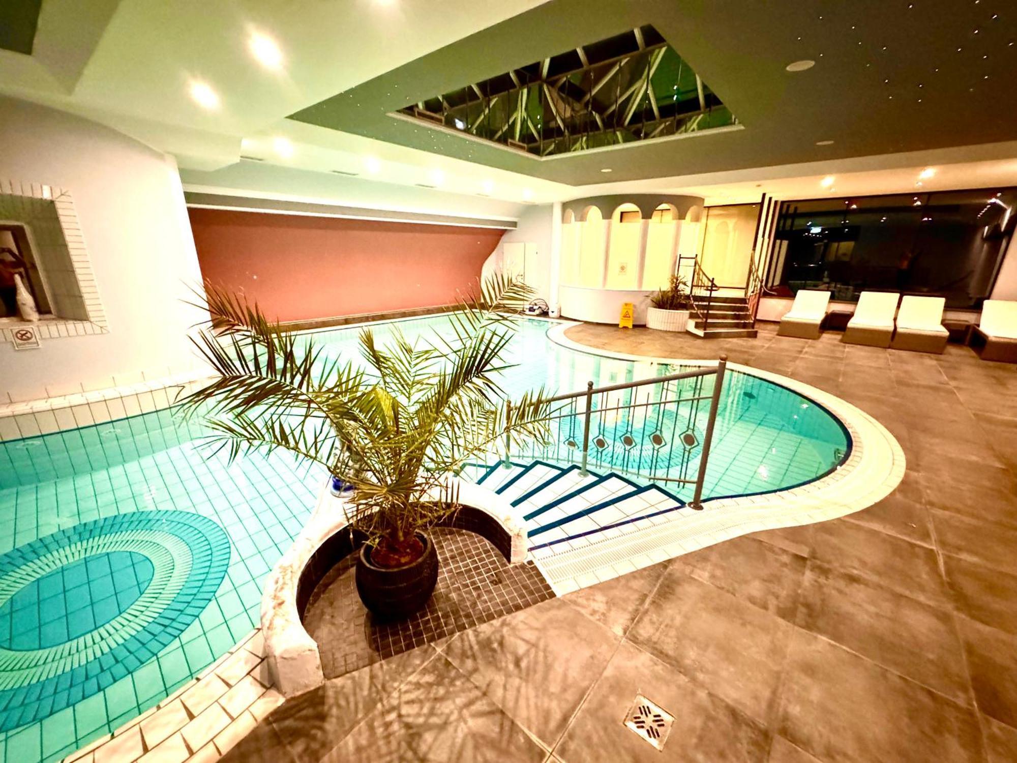 25H Spa-Residenz Best Sleep Privat Garden & Pools Neusiedl am See Exterior foto