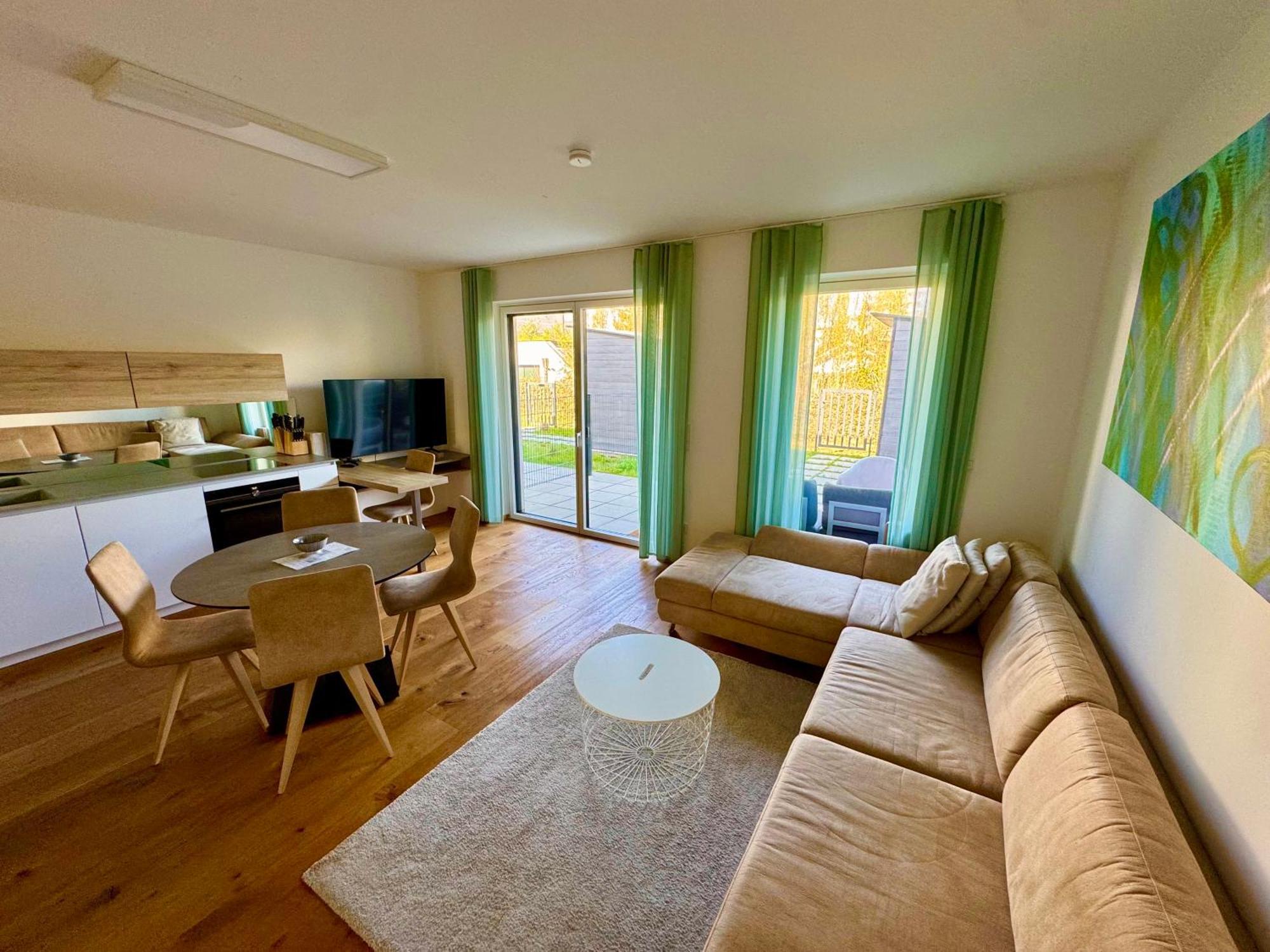 25H Spa-Residenz Best Sleep Privat Garden & Pools Neusiedl am See Exterior foto